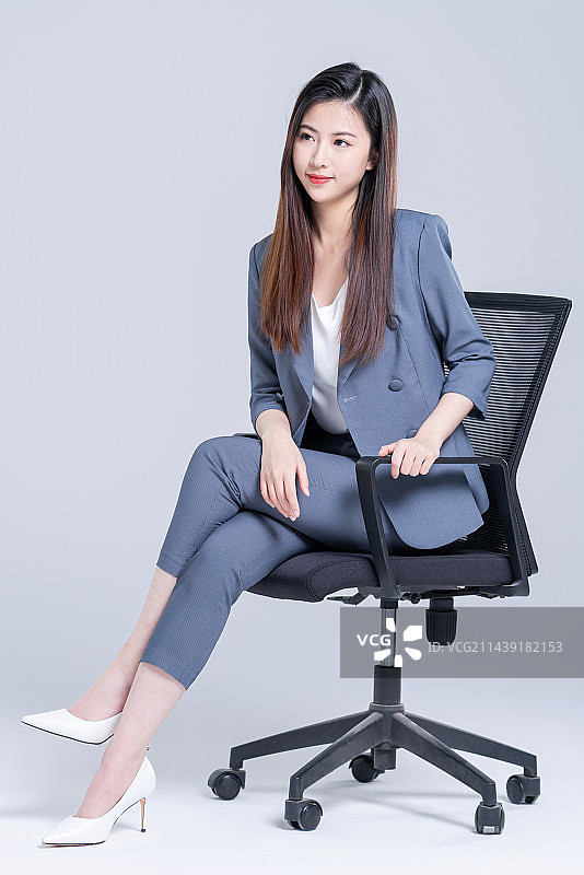 年轻漂亮的商务女白领图片素材