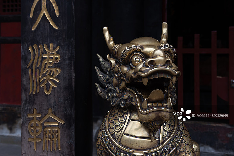 成都文殊院的铜雕塑图片素材