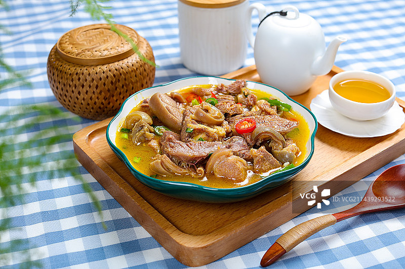特色农家菜红烧羊肉汤图片素材