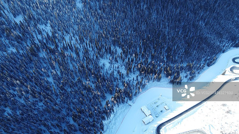 新疆阿勒泰冬景图片素材