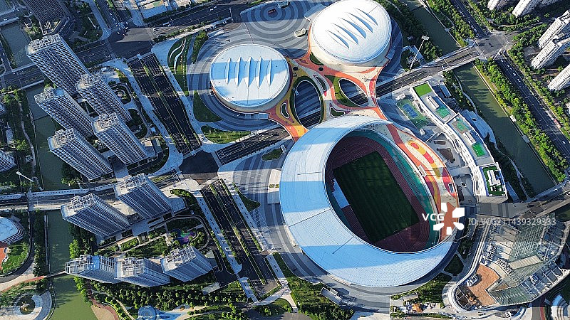 阳光下的奥体中心图片素材