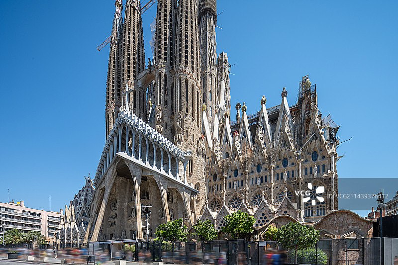 西班牙巴塞罗那圣家堂外景晴天图片素材
