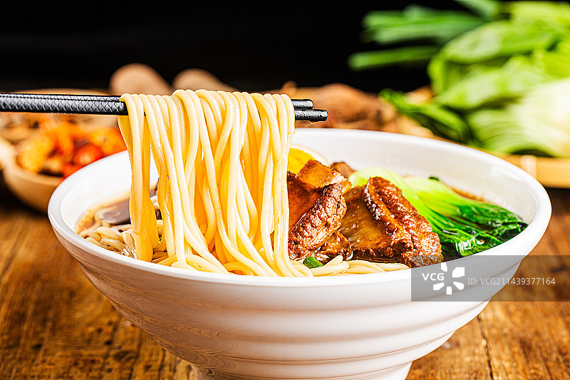 红烧排骨面图片素材