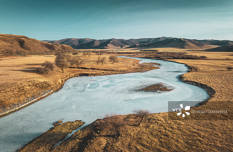 内蒙古兴安盟科尔沁右翼前旗草原河流结冰秋天田园自然风光图片素材