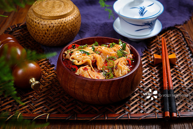 家常美味小吃美食红油水饺馄饨图片素材