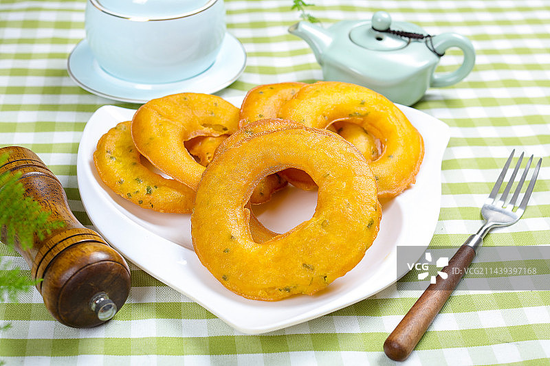美味面点小吃油炸葱油圈饼图片素材