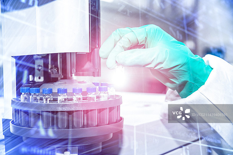科学家在实验室里做实验的场景图片素材