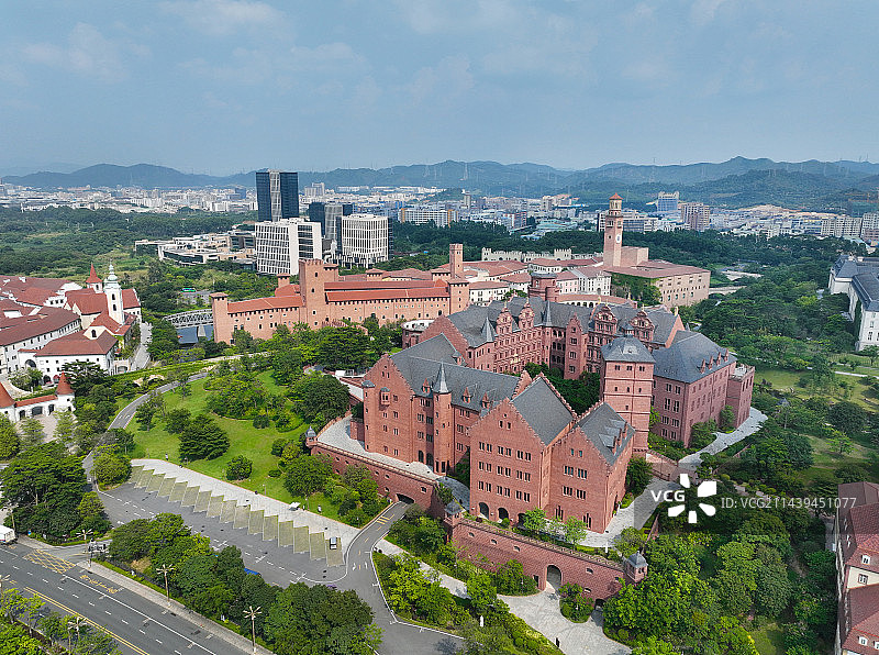 广东省东莞市大朗镇松山湖风景区桃源公园华为溪流背坡村航拍图片素材