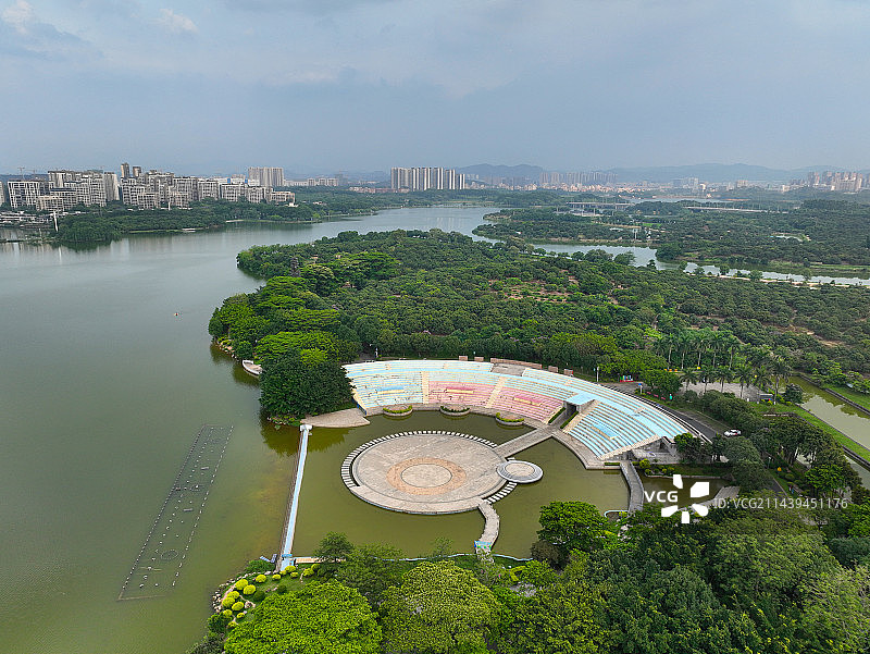 广东省东莞市大朗镇松山湖产业园松湖广场航拍图片素材
