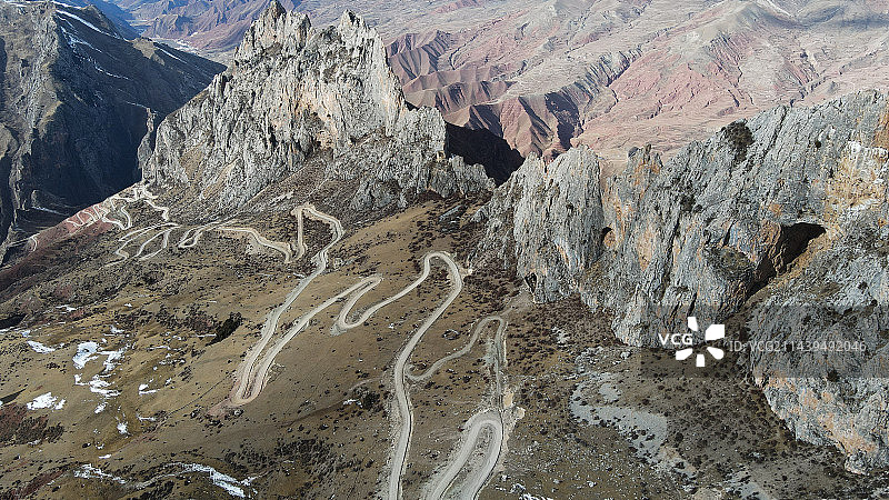西藏3000多年的苯教寺庙--孜珠寺航拍图片素材