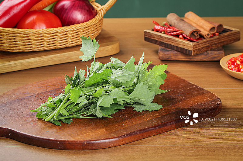 深底上的灰灰菜图片素材