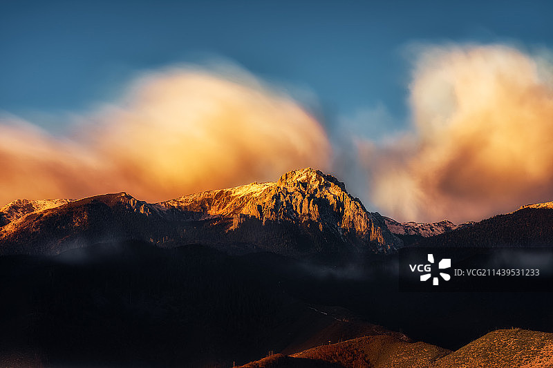 朝霞的舞蹈图片素材