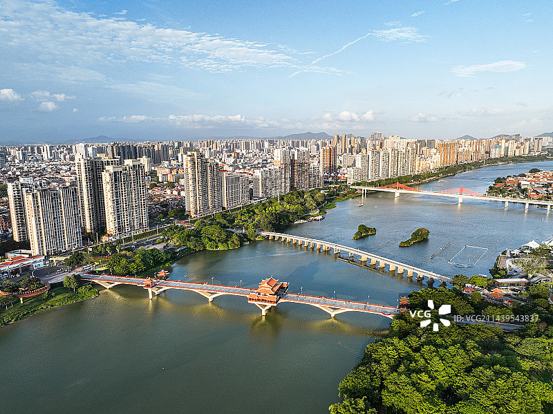 航拍视角下的南山桥图片素材