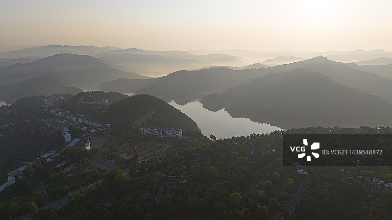 2023年5月28日，四川省眉山市仁寿黑龙滩风景区日出风景。图片素材