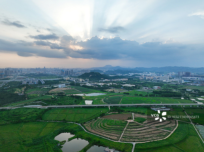 广东省深圳市光明区光明小镇欢乐田园公明水库光明湖航拍图片素材