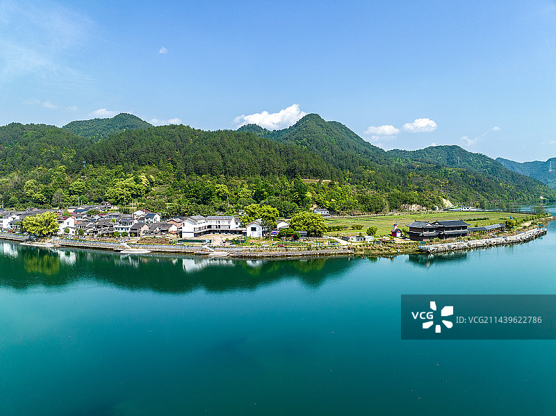 航拍温州市瓯江云和湖仙宫景区图片素材