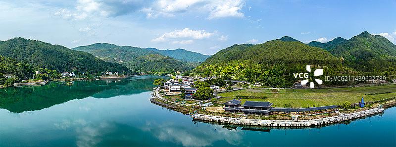 航拍温州市瓯江云和湖仙宫景区图片素材