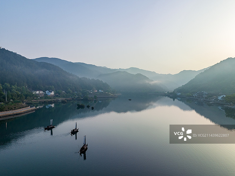航拍温州市瓯江云和湖仙宫景区图片素材