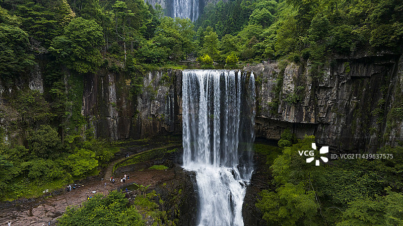 浙江温州文成百丈漈瀑布航拍图片素材