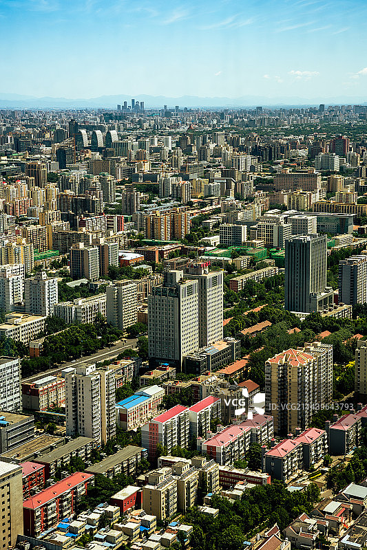 从中央电视塔俯瞰北京东北方向城市建筑与风光图片素材