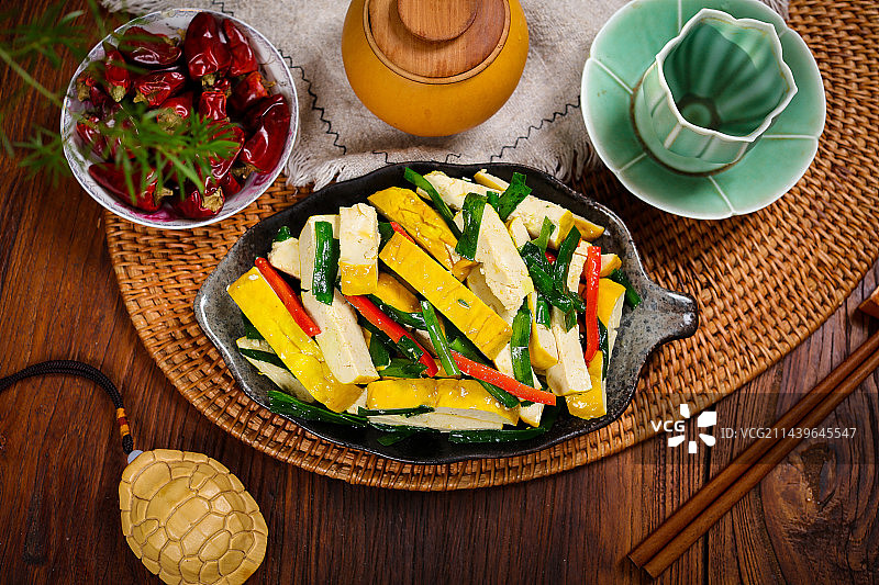 美味家常菜韭菜炒黄豆腐图片素材