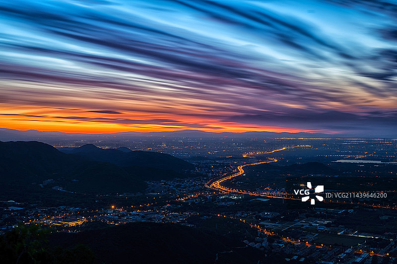 鬼笑石俯瞰京城日出朝霞图片素材