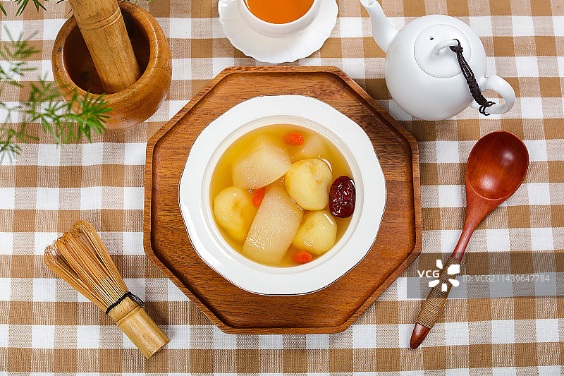 营养美味糖水甜品荸荠雪梨糖水图片素材
