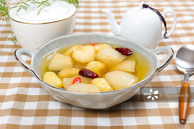 营养美味糖水甜品荸荠雪梨糖水图片素材