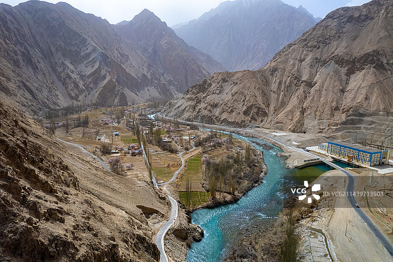 中国新疆塔什库尔干塔尔乡杏花村图片素材