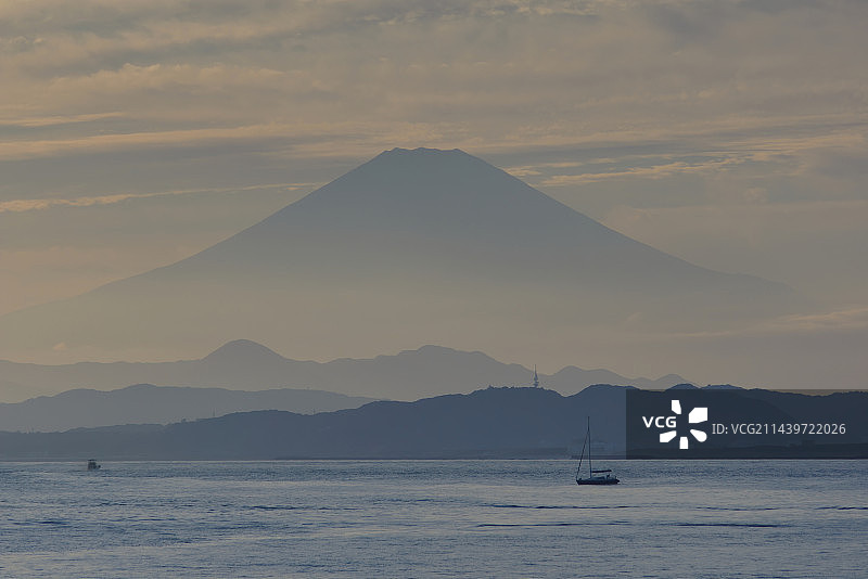 远眺富士山图片素材