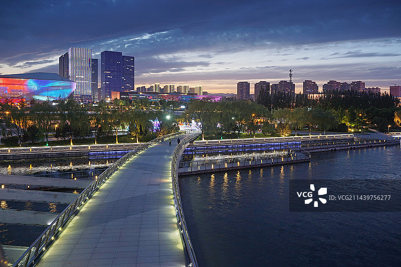 太原长风商务区夜景图片素材