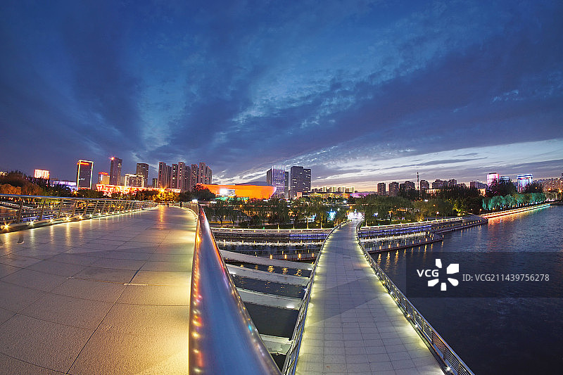 太原长风商务区夜景图片素材