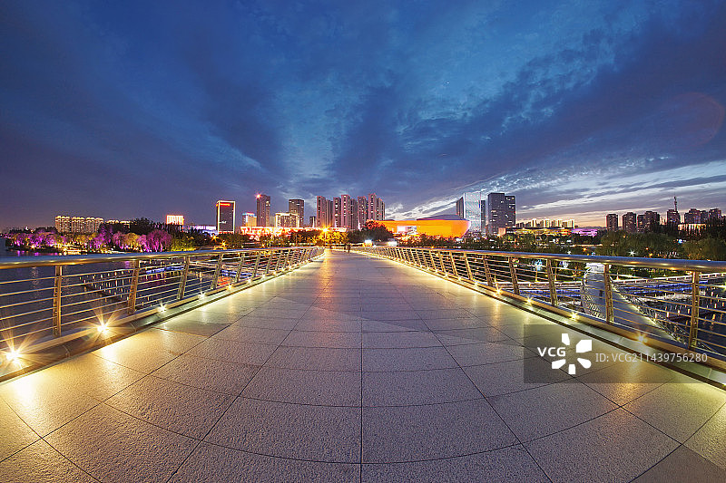 太原长风商务区夜景图片素材