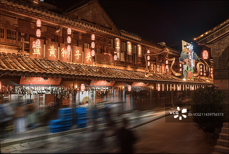 江苏泰州老街的夜景图片素材