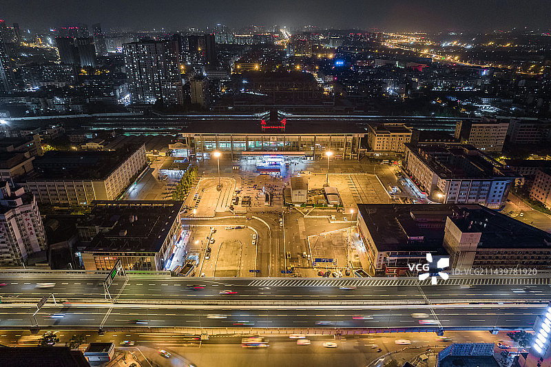 成都火车北站关停前一天晚上图片素材