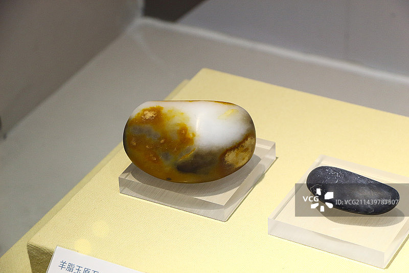 羊脂玉原石图片素材