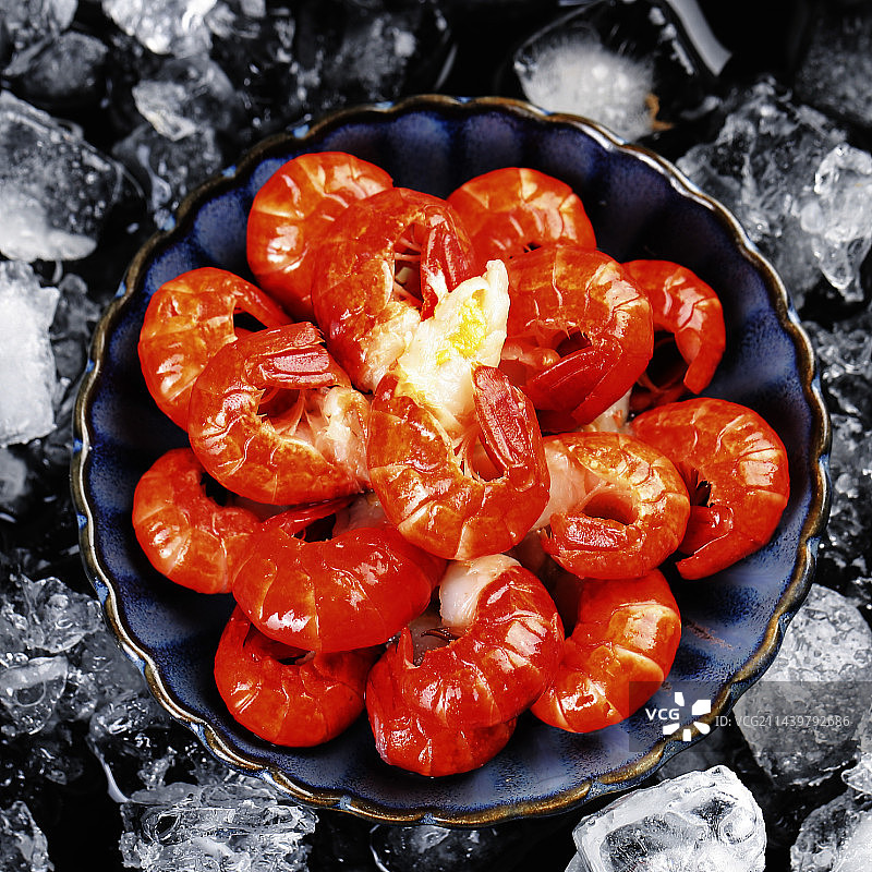 深底上的龙虾尾图片素材