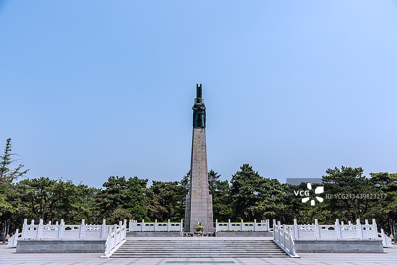 中国沈阳抗美援朝烈士陵园广场与纪念碑图片素材