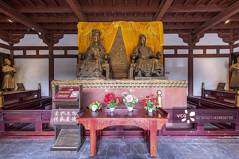 四川省广元市皇泽寺二圣殿二圣像（唐高宗李治和武则天雕像）图片素材