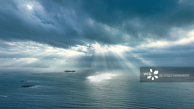 航拍海洋下的海岛 福建 平潭岛图片素材