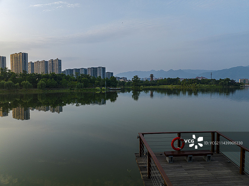 航拍浙江省金华市浦江县金狮湖风光图片素材