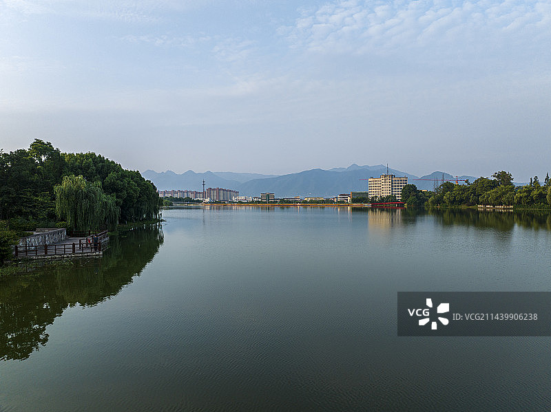 航拍浙江省金华市浦江县金狮湖风光图片素材