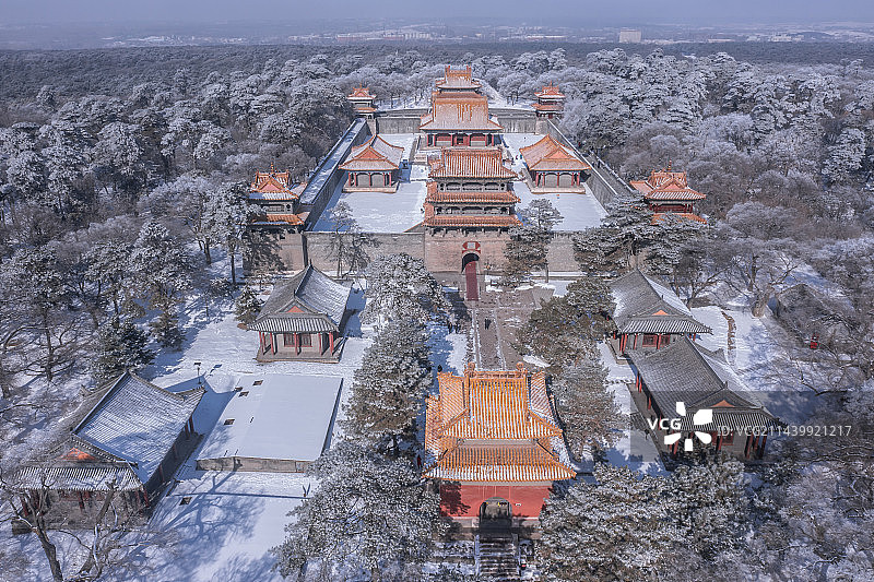 中国古建筑雪景图沈阳东陵冬季雪景图片素材