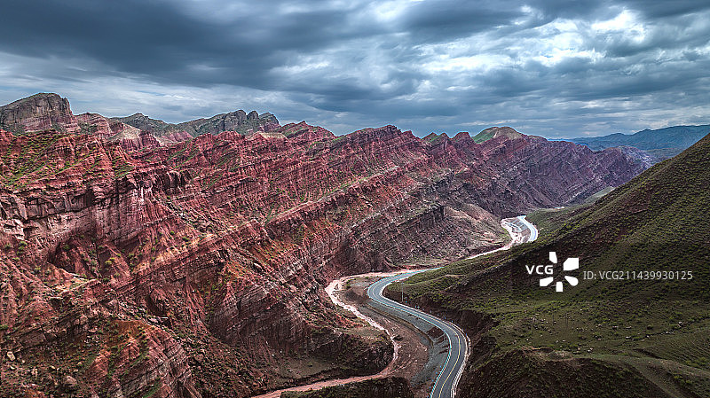 新疆101公路沿途丹霞地貌图片素材