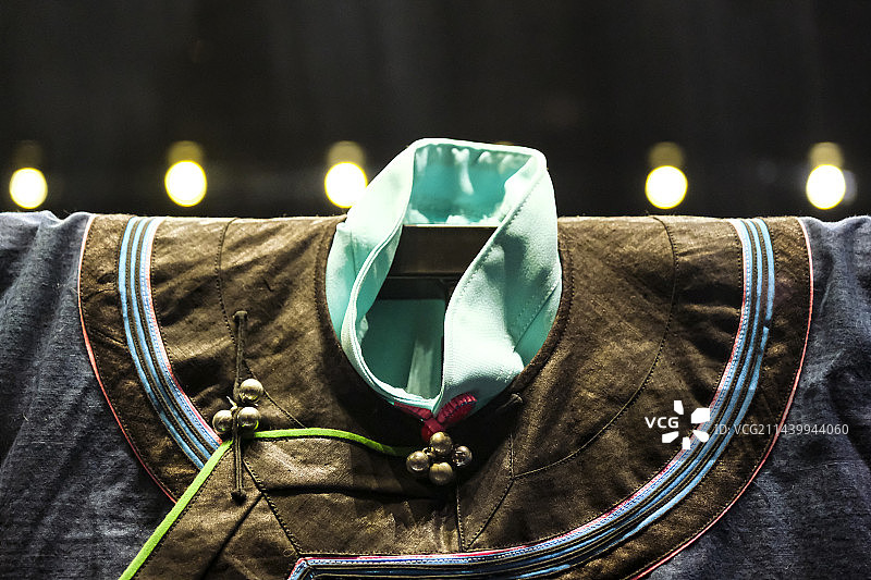 广西壮族自治区南宁市广西民族博物馆馆藏珍宝广西少数民族织染绣图片素材