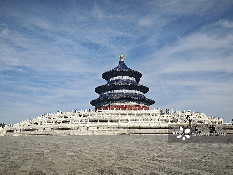 蓝天白云下的天坛图片素材