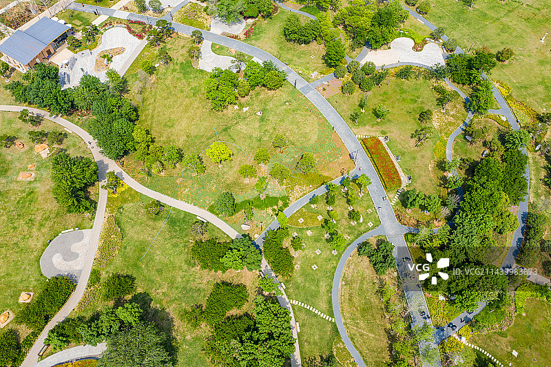 航拍河南郑州商都国家考古遗址公园 郑州商代王城遗址 商代都城城垣城墙 商朝亳都图片素材