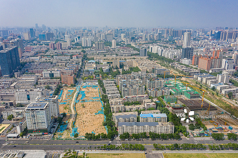 航拍郑州商代遗址文物考古工地 田野发掘现场 考古探方整齐分布图片素材