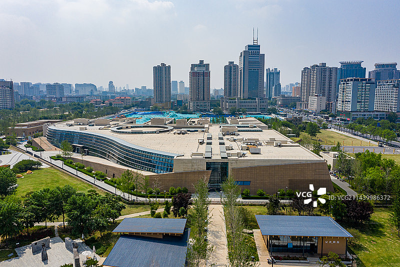 航拍河南郑州商都遗址博物院 郑州市文物考古研究院 郑州商都国家考古遗址公园 中原文化图片素材