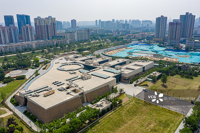 航拍河南郑州商都遗址博物院 郑州市文物考古研究院 郑州商都国家考古遗址公园 中原文化图片素材